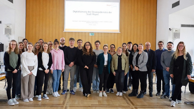 Digitale Gremienarbeit in der Praxis: Lehrgangsteilnehmende der Zentralen Verwaltungsschule zu Gast in der Stadtverwaltung Mayen
