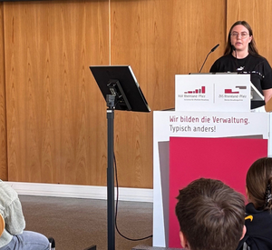 tudierende berichtet an der Hochschule für öffentliche Verwaltung Rheinland-Pfalz über ihr Auslandspraktikum in Bozen