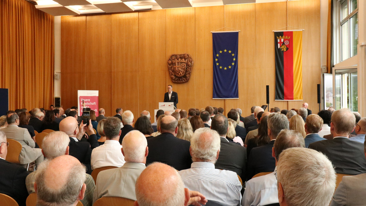 Innenminister Michael Ebling bei seiner Ansprache.